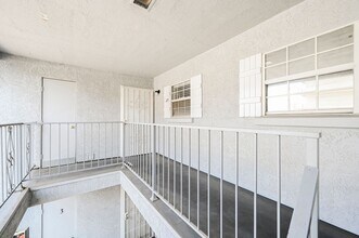 3823 S Maryland Pkwy in Las Vegas, NV - Building Photo - Building Photo