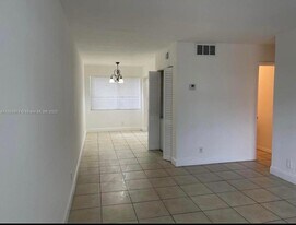845 NW 46th Ave, Unit 845 in Plantation, FL - Building Photo
