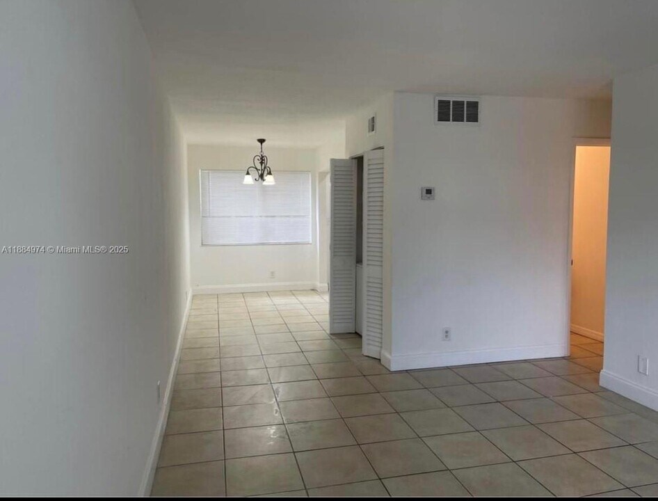 845 NW 46th Ave, Unit 845 in Plantation, FL - Foto de edificio