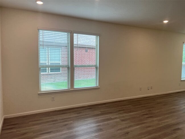 property at 8613 Cimarron Mesa Ln