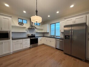 417 Cleveland St in Woodland, CA - Foto de edificio - Building Photo