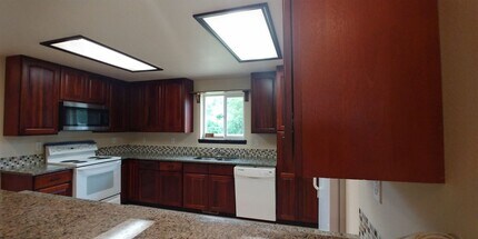 1124 Lindstrom St in Aberdeen, WA - Building Photo - Building Photo