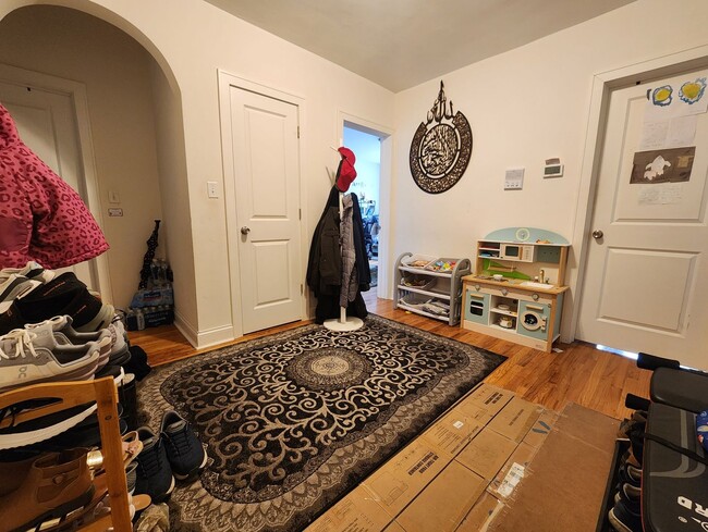 3401 W Balmoral Ave in Chicago, IL - Building Photo - Building Photo