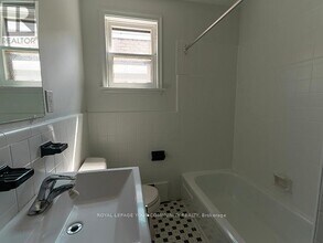 2491 Dufferin St in Toronto, ON - Building Photo - Building Photo