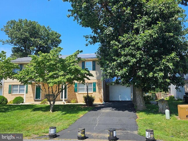 14788 Sherwood Dr in Greencastle, PA - Building Photo - Building Photo
