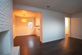 1602 Parker Ln in Austin, TX - Building Photo - Building Photo