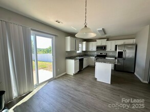 2625 Cider Ridge Rd in Dallas, NC - Building Photo - Building Photo