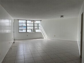 2750 NE 183rd St in Aventura, FL - Building Photo - Building Photo