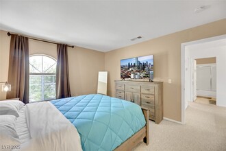 7989 Lisa Dawn Ave in Las Vegas, NV - Building Photo - Building Photo