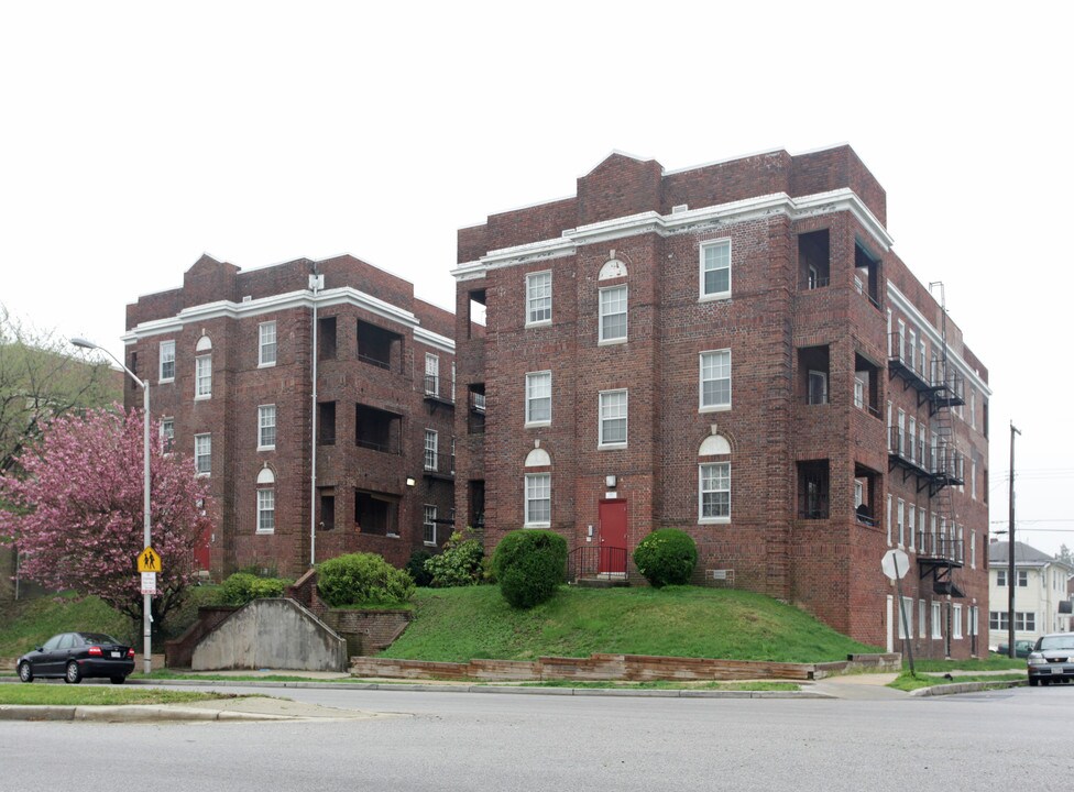 Hanlon Park in Baltimore, MD - Building Photo