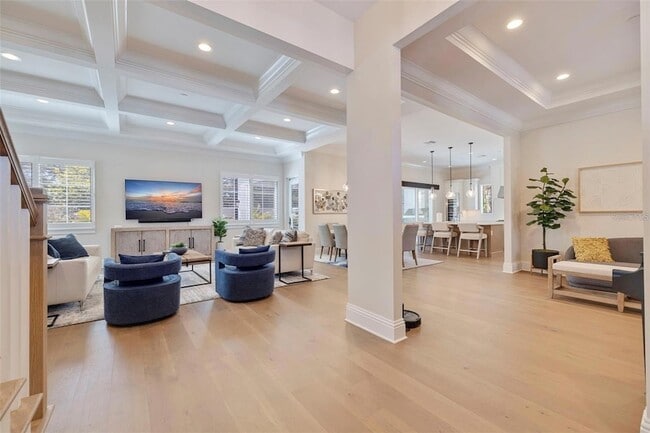 294 Bayview Dr NE in St. Petersburg, FL - Building Photo - Building Photo