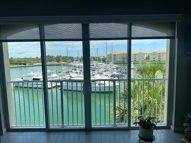 property at 14 Harbour Isle Dr W