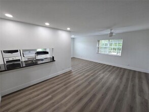 8886 SW 3rd St in Pembroke Pines, FL - Building Photo - Building Photo