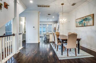 4240 Holland Ave in Dallas, TX - Building Photo - Building Photo