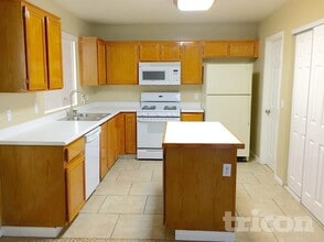 2188 Alisa Maria Way in Las Vegas, NV - Building Photo - Building Photo