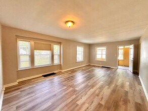 25 Amsterdam Ave in Muskegon Heights, MI - Building Photo - Building Photo