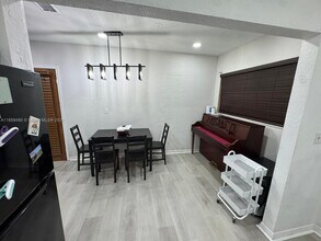 6017 SW 60th Ave in South Miami, FL - Building Photo - Building Photo