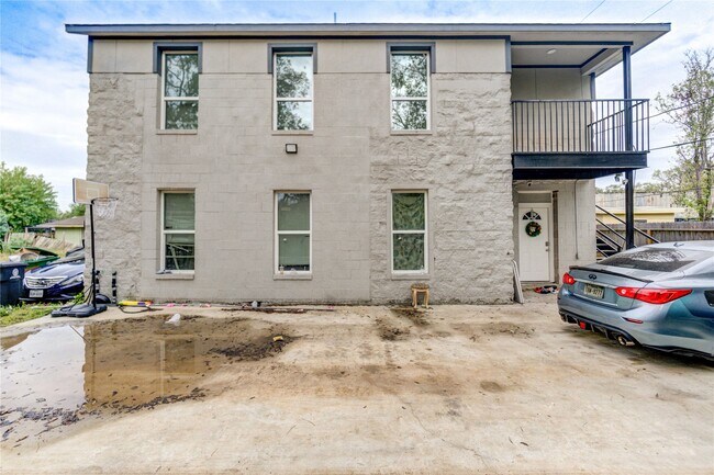 property at 4323 Continental Dr