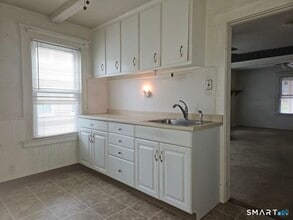 74 Burlington Ave in Bristol, CT - Building Photo - Building Photo