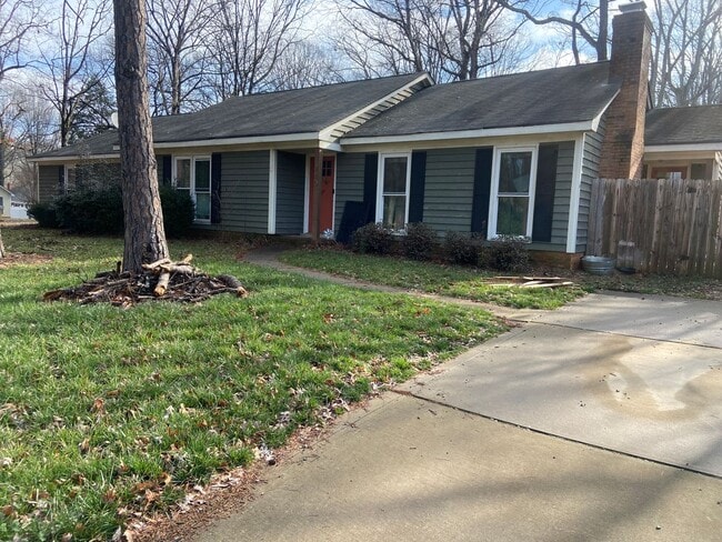 740 Rama Rd in Charlotte, NC - Building Photo - Building Photo