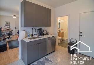 3051 W Medill Ave in Chicago, IL - Building Photo - Building Photo