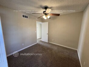 6801 W Shangri La Rd in Peoria, AZ - Foto de edificio - Building Photo