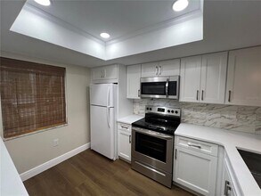 138 Cypress Ct in Oldsmar, FL - Building Photo - Building Photo