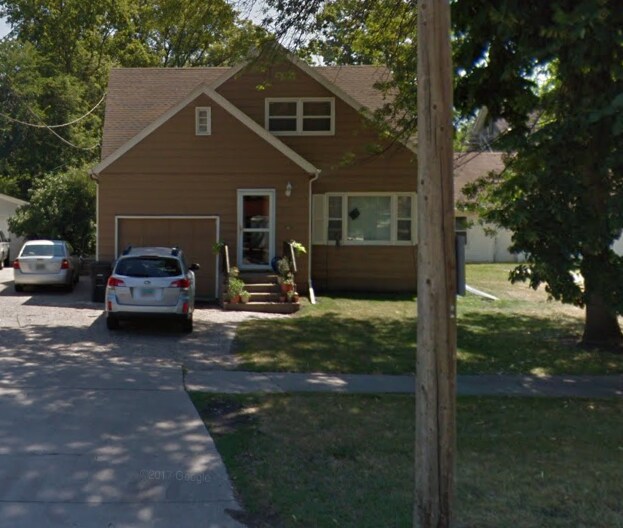 716 4th St S in Fargo, ND - Building Photo