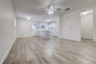 8417 Twiggy Ln in Austin, TX - Building Photo - Building Photo