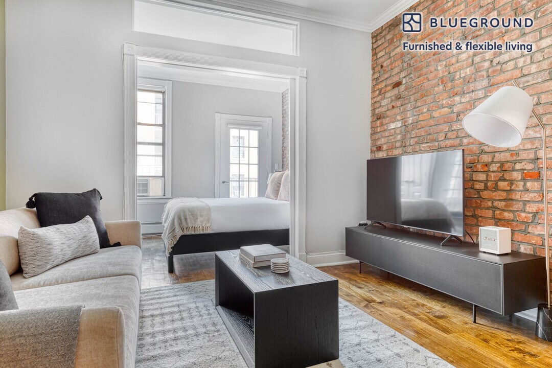 42 Avenue B in New York, NY - Building Photo