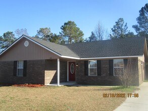 862 Lyndsi Ln in Hinesville, GA - Building Photo - Building Photo