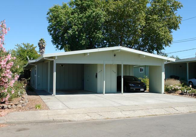 1516 Camden Ct in Santa Rosa, CA - Building Photo - Building Photo