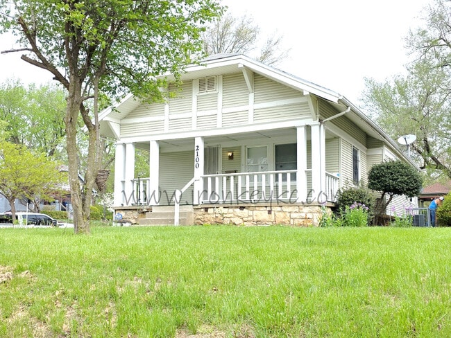 property at 2100 E 58th St