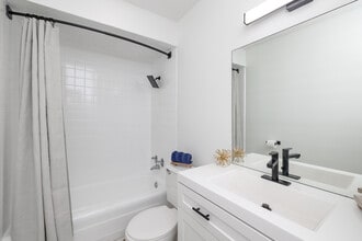 ReNew on Cantrell in Little Rock, AR - Building Photo - Interior Photo