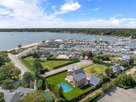 10 Sagamore Rd in Hampton Bays, NY - Building Photo