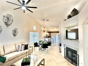 1724 Pinion Mesa Ct in Las Vegas, NV - Building Photo - Building Photo
