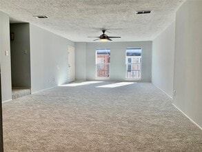 374 N Post Oak Ln in Houston, TX - Building Photo - Building Photo