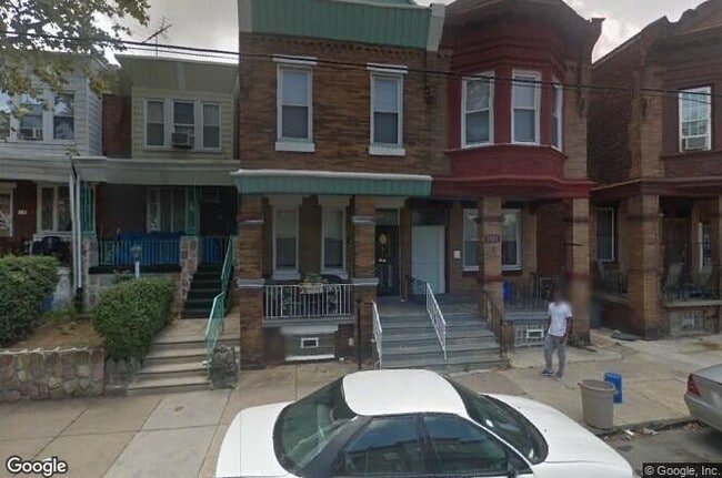 property at 3246 W Huntingdon St