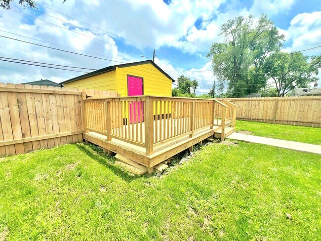 2041 Adams St-Unit -2043 in Indianapolis, IN - Building Photo - Building Photo