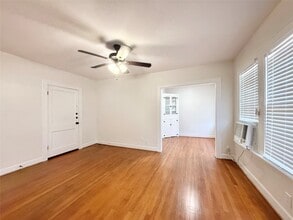 1126 Berthea St in Houston, TX - Building Photo - Building Photo