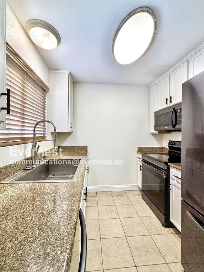 3535 Madison Ave in San Diego, CA - Building Photo - Building Photo