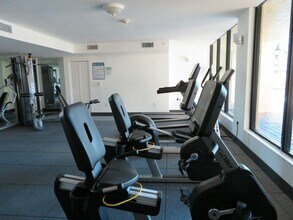 4242 NW 2nd St, Unit 1507 in Miami, FL - Foto de edificio - Building Photo