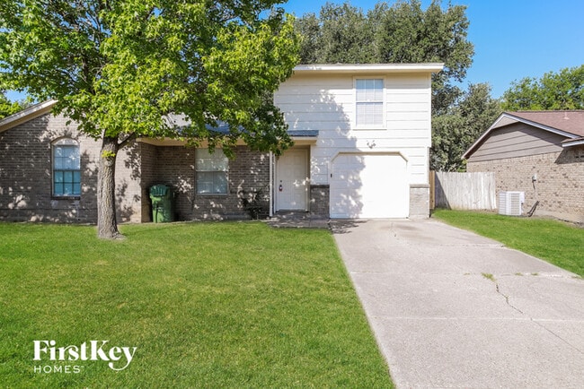 property at 624 S Waxahachie St