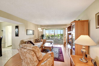 3836 Via Poinciana in Greenacres, FL - Building Photo - Building Photo