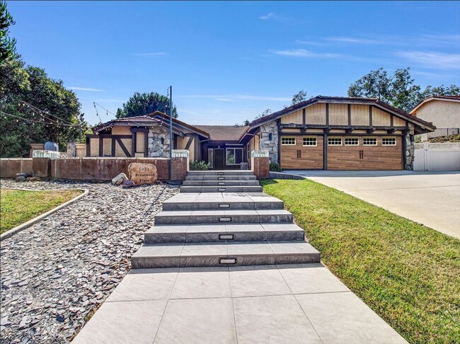 property at 5425 Brentwood Pl