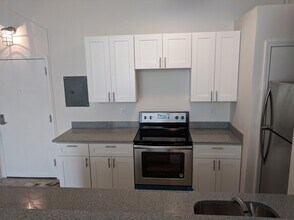 5850 Centre Ave in Pittsburgh, PA - Foto de edificio - Building Photo