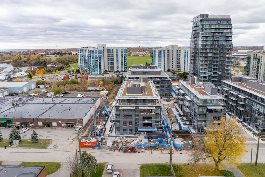 The Landing in Whitby, ON - Building Photo