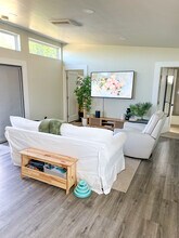 1839 44th St in Sacramento, CA - Building Photo - Building Photo