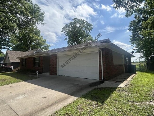 900 S 27th St in Broken Arrow, OK - Building Photo - Building Photo