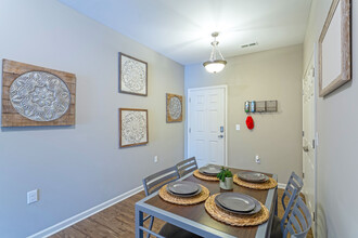 Coastal Club Student Living in Conway, SC - Building Photo - Interior Photo